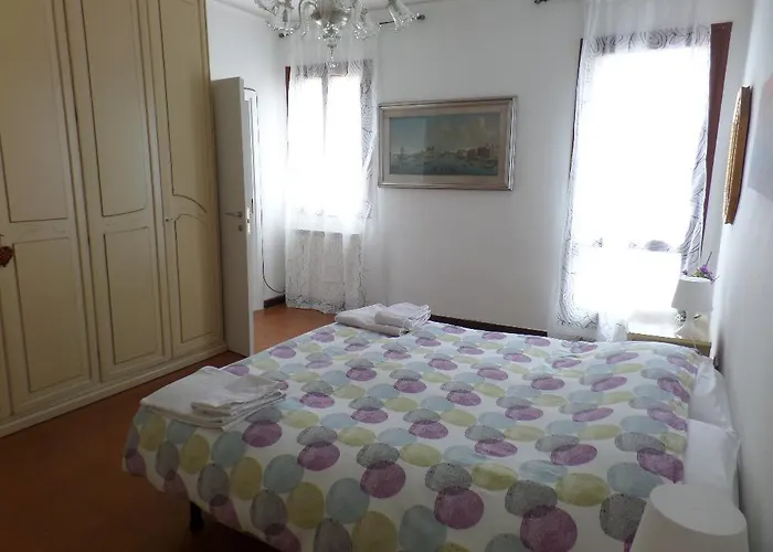 Essence Of * Venedik