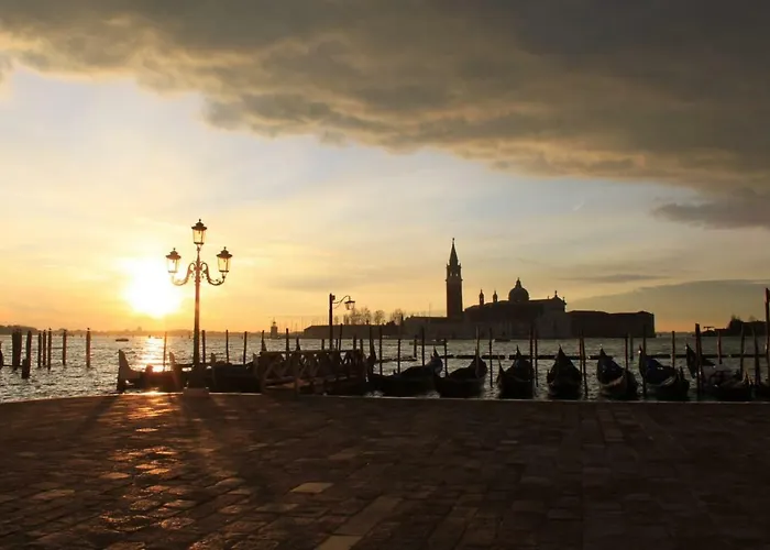 Essence Of Daire Venedik